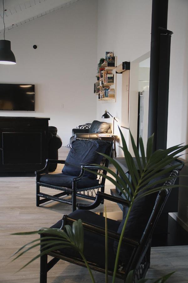 ヒューゴー アンド カーターズ バックパッカーズ アンド モーテル タウランガ エクステリア 写真 The interior of a typical apartment